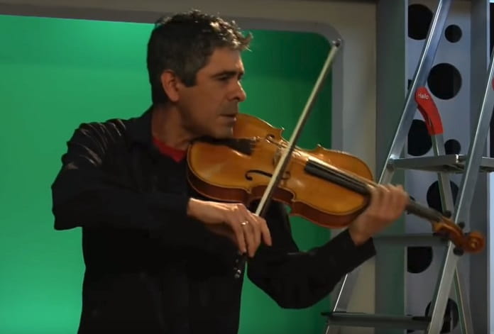 Violinista SEVILLANO Contesta Así A Entrevista En Catalán
